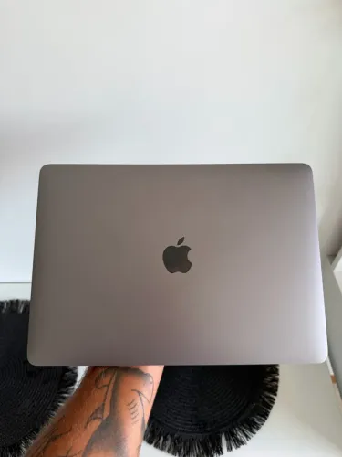 MacBook Pro touch bar, 512gb