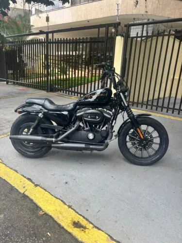 Harley Davidson Sportster 883 Iron 2015 Preta
