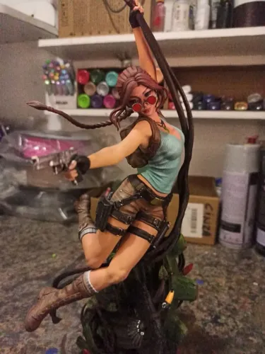 QLARA CROFT - TOMB RAIDER