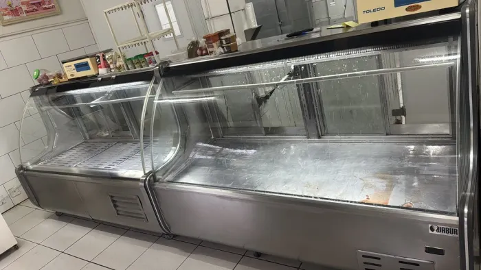 Vende-se balcão expositor