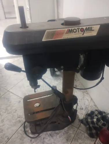 Furadeira de bancada FVM-160, Motor Monofásico MOTOMIL Mandril 5/8'