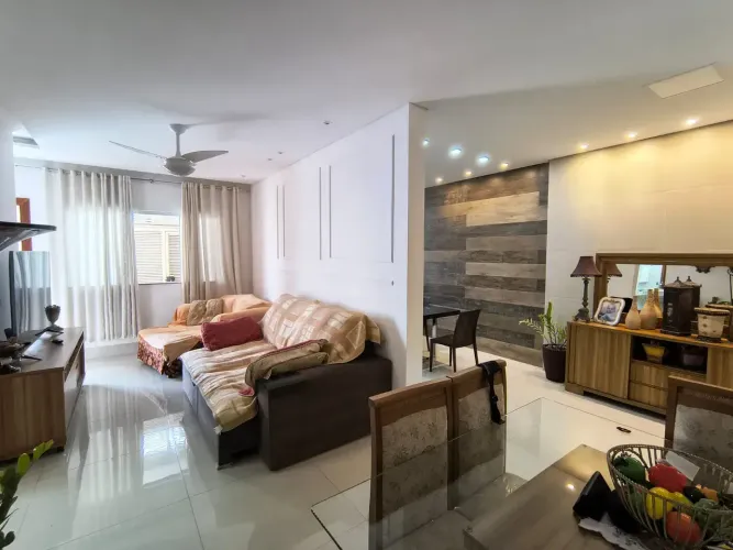 Casa seminova, pavimento térreo, para Venda no Santo Agostinho