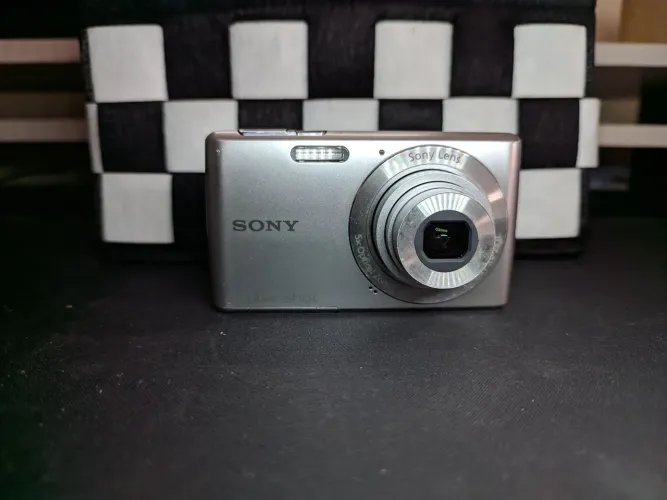 Câmera Sony Cybershot DSC W620 14.1 MEGA PIXELS 