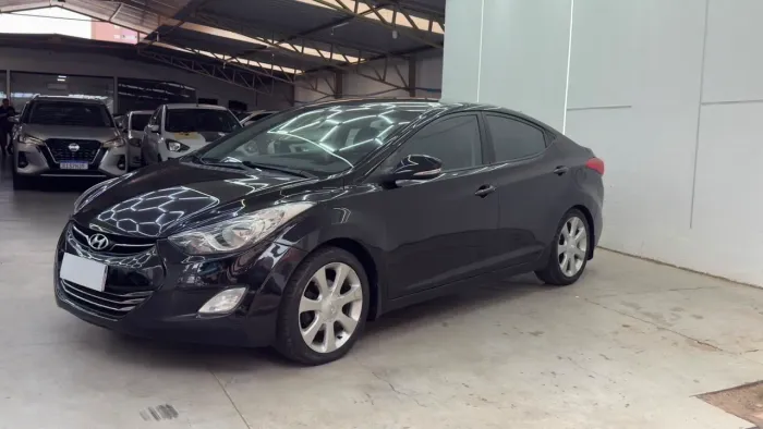 Hyundai Elantra GLS 1.8 16V Aut. 2013
