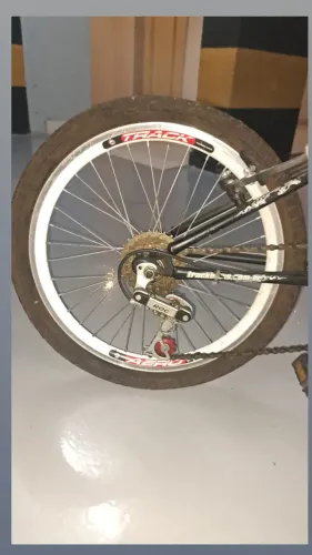 Bicicleta Caloi Track aero aro 20