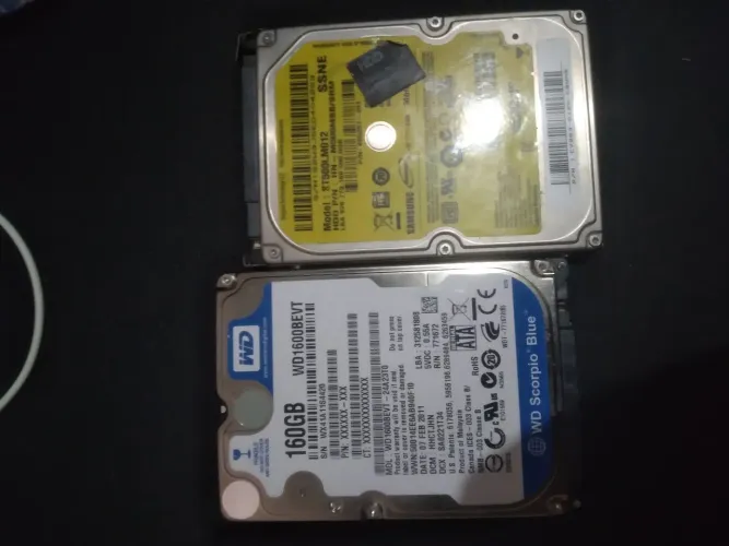 HD computador/notebook e 1 pente de memória RAM DDR3 8GB