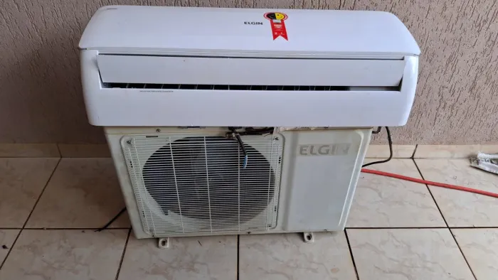 Vendo ar condicionado Elgin 18000 BTUs( funcionando )