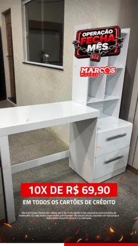 Escrivaninha com Nichos