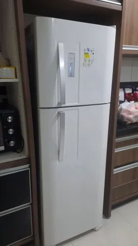 VENDO GELADEIRA E CAMA QUEEN ABAIXO DO PREÇO