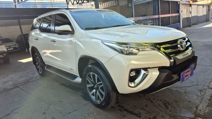 Toyota Hilux SW4 SRX 4X4 2.8 TDI 16V Dies. Aut. 2019