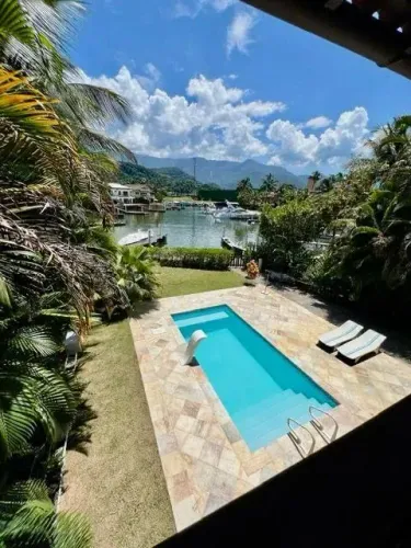Casa de Canal no Condomínio Porto Frade  Angra dos Reis
