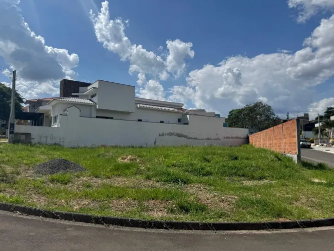 TERRENO DE ESQUINA - CONDOMÍNIO RESERVA DA MATA ITAPOAN - MONTE MOR