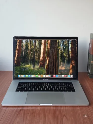MacBook Pro 2018 i7 16gb 500gb SSD 15 polegadas Placa Vídeo 4gb - Aceito Troca
