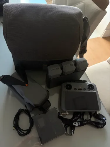 DJI Air 3 Fly More Combo + Controle RC 2 com Tela