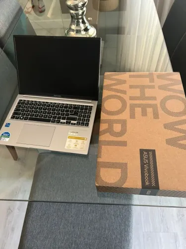 Notbook Asus Vivobook  Core I7  8G  Ran  M2nv 256  de armazenamento  