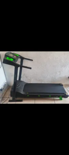 Esteira elétrica dobravel Dream Fitness, modelo Concept 2.5.