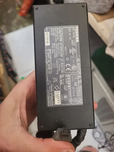 fonte original Toshiba PA3237U-1ACA (15V 8A, 120W)