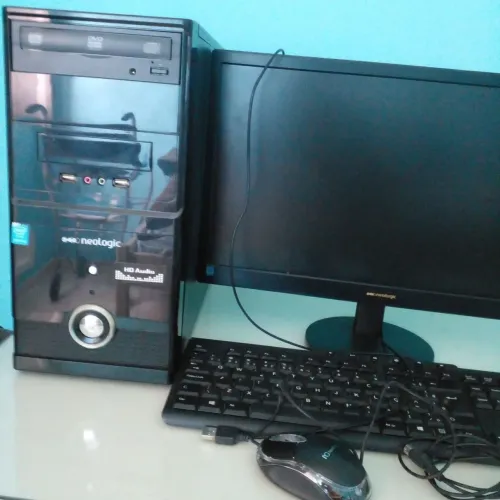 VENDE-SE COMPUTADOR COMPLETO TORRE INTEL GEOLOGIC COM TECLADO E MONITOR . ÓTIMO USADO.