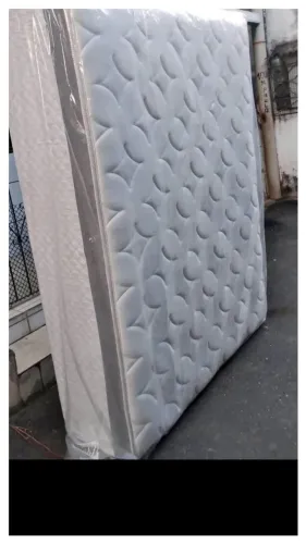 Cama box de luxo bem acolchoada 