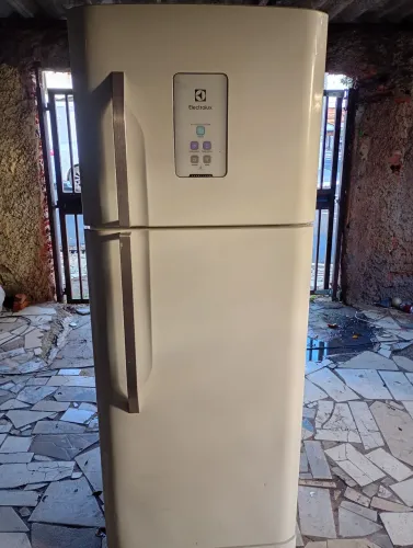 Geladeira Electrolux 220 volts