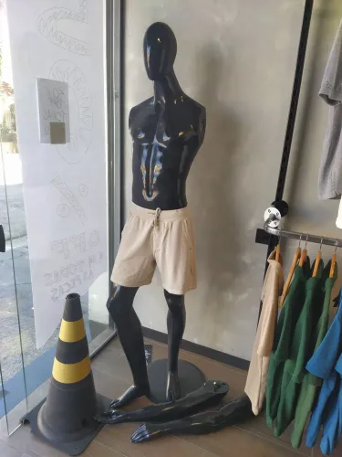 Vendo dois manequins