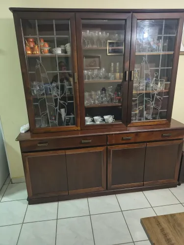 Cristaleira Madeira Maciça 
