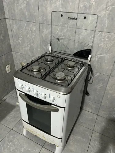 Fogão Esmaltec 4 Bocas com Forno 350,00