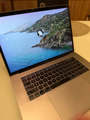 MacBook Pro 15 I7 16gbSSD 256gb 2016