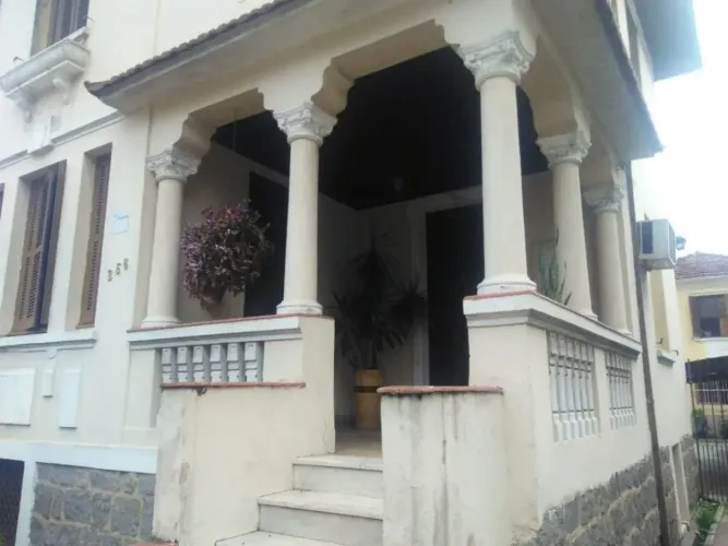 Casa para venda na Encruzilhada em Santos
