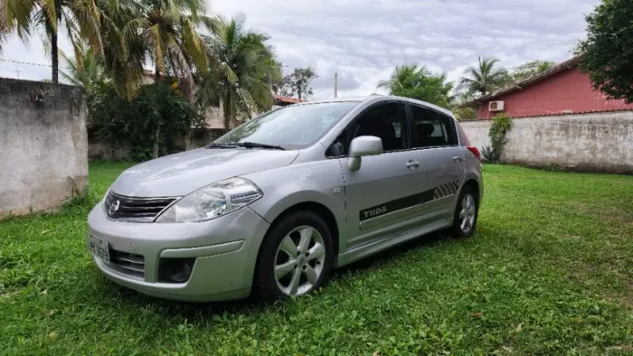 Nissan Tiida SL 1.8/1.8 Flex 16V Aut. 2012