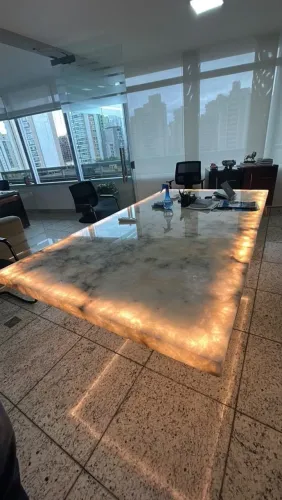 Vendo mesa de Quartzito Cristalo com LED
