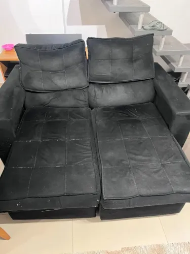 Conjunto de sofá retrátil de 2 lugares + 2 poltronas.