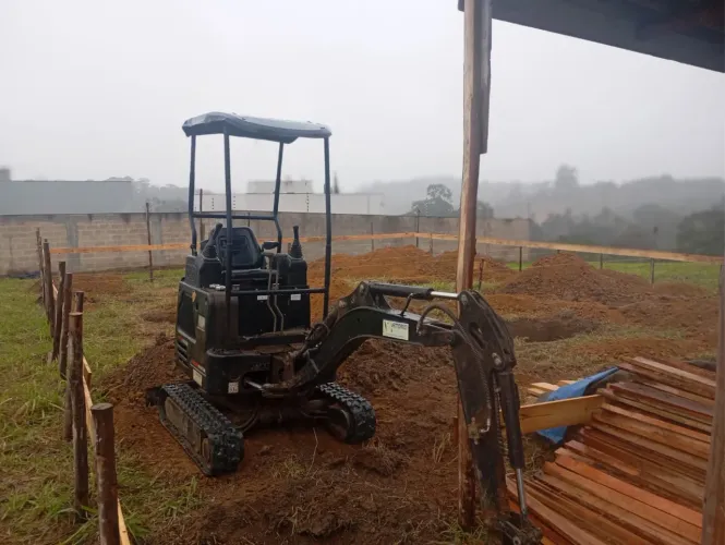 Vendo Mini Escavadeira SVX 15SK