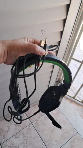 FONE DE OUVIDO COM MICROFONE (COMPUTADOR)