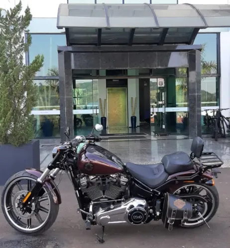 Moto revisada em excelente estado