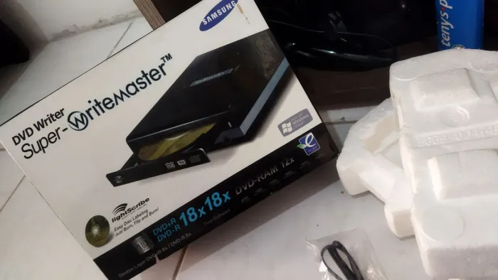 Samsung Super-WriteMaster SE-S184M - lecteur de DVD±RW (±R DL)/DVD-RAM - USB 2.0