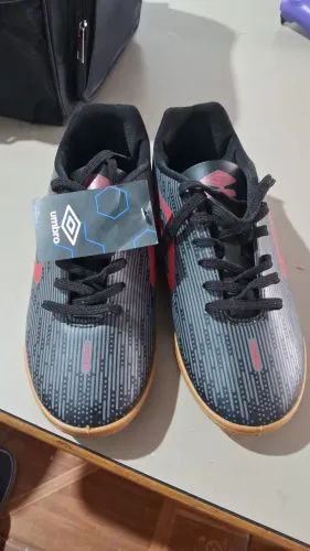 Chuteira nova da Umbro