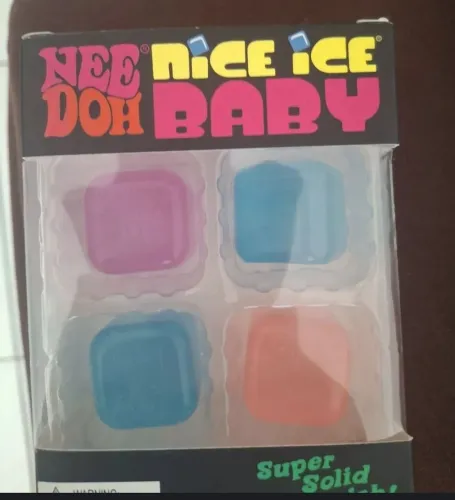 Kit com 4 squishy mini doh baby , cubos de apertar anti stress