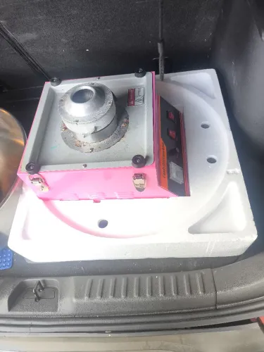 VENDO MAQUINA DE ALGODAO DOCE PROFISSIONAL  - NUNCA USADA