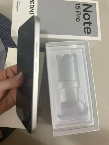 Xiaomi Redmi Note 15 Pro - Inglês/Mandarim - NOVO