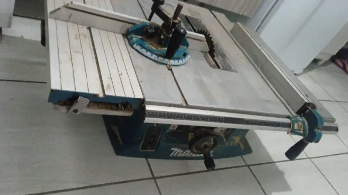 Vendo serra circular portátil Makita