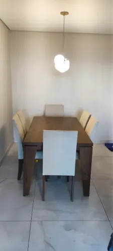 Mesa com 6 cadeiras