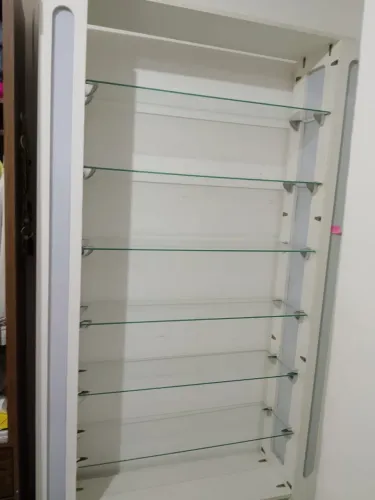 MÓVEL PARA LOJA OU CLOSET.