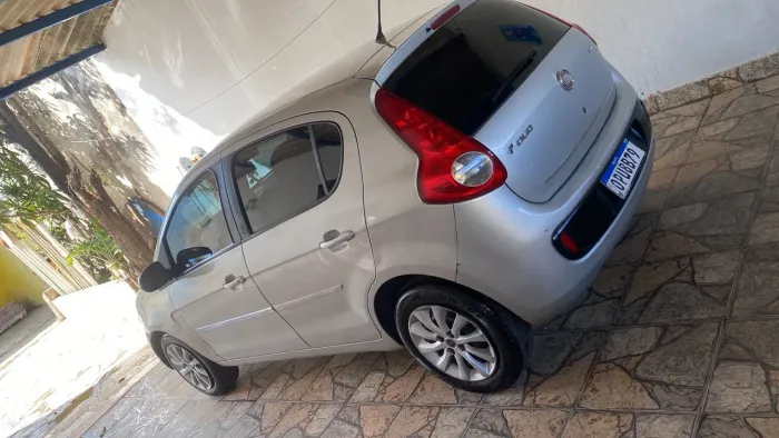 Fiat Palio Essence 1.6 Flex 16V 5P 2013