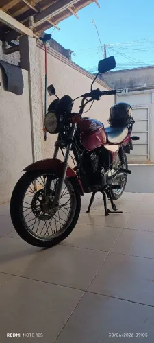 Titanzinha 150 top de linha, sem nada pra fazer.
