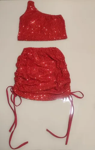 Conjunto Vermelho Ajustável em Paetê