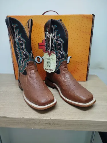 Estou vendendo uma bota