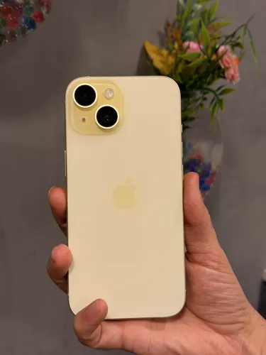 iPhone 15 128Gb Amarelo/Dourado Muito conservado !