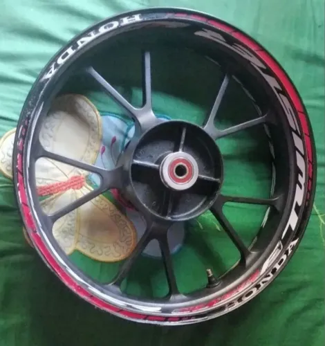 PAR DE AROS DA CB TWISTER 300F ORIGINAL 