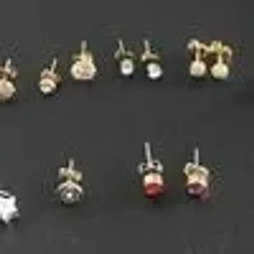 Kit com 21 piercing de orelha